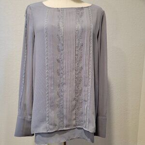 White House Black Market, SZ 4 Gray. Lacy and Light! Excellent Condition!